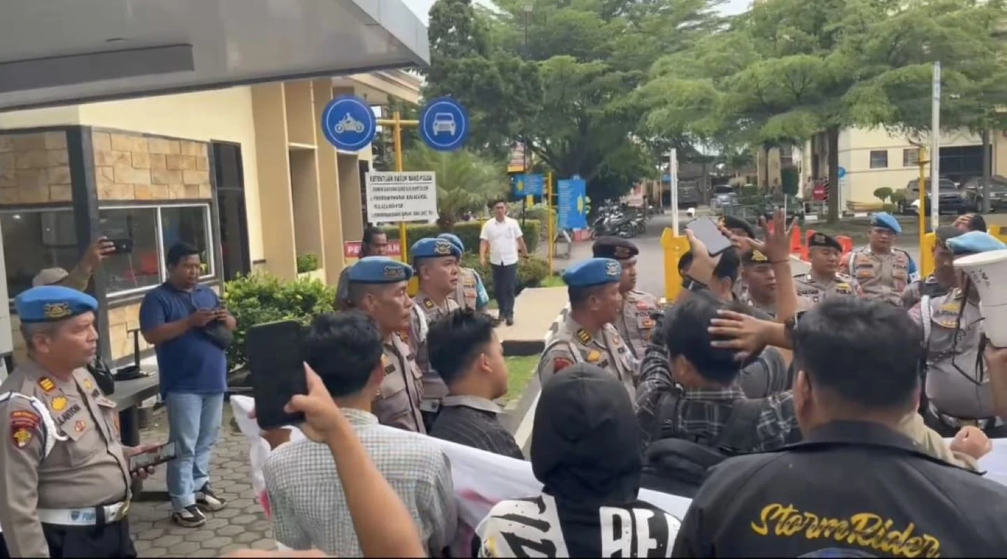 Mahasiswa Minta Polda Jambi Segera Tangkap Tersangka Perusakan Gudang Ekspedisi