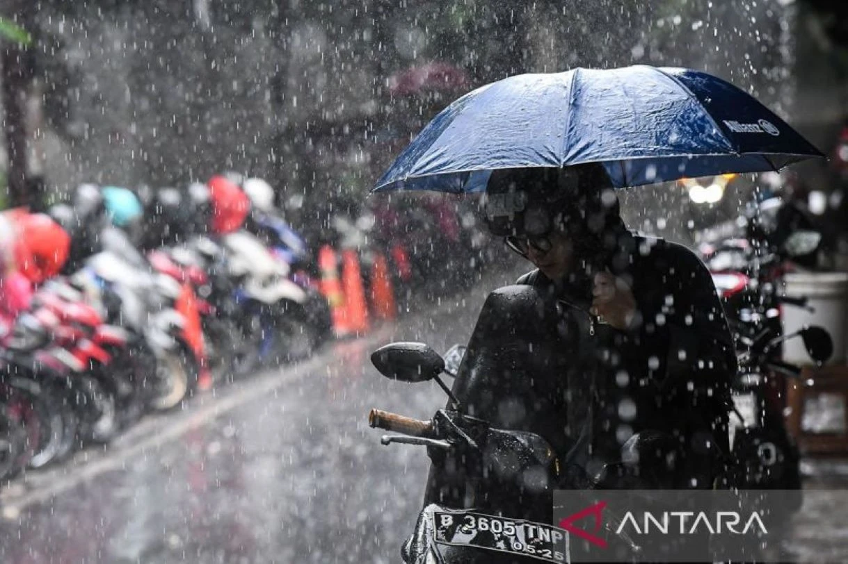 BMKG Ingatkan Masyarakat untuk Mewaspadai Hujan Lebat Hari Ini