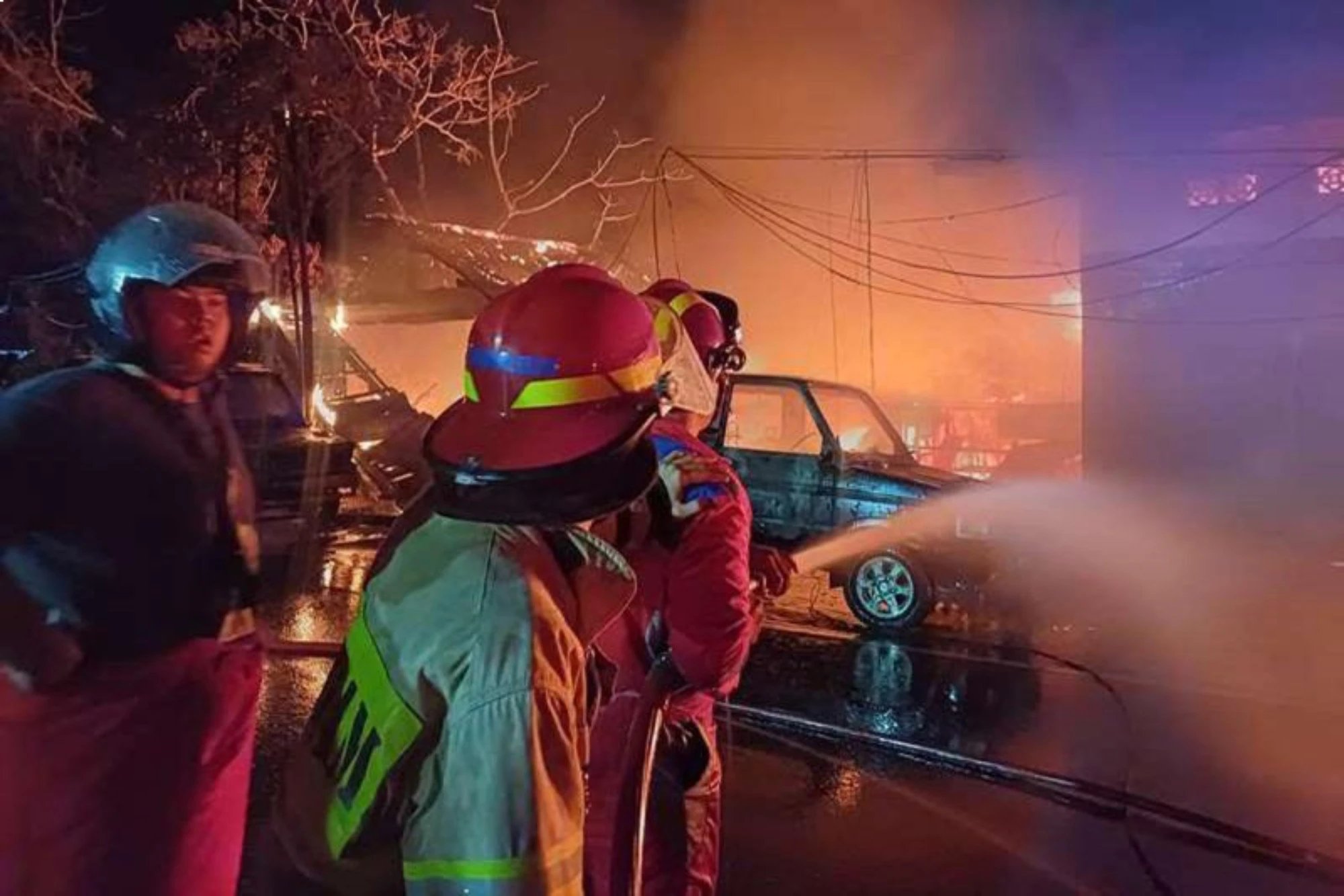 Kebakaran di Barito Utara Dini Hari Tadi: 6 Rumah, 2 Mobil dan 1 Motor Ludes