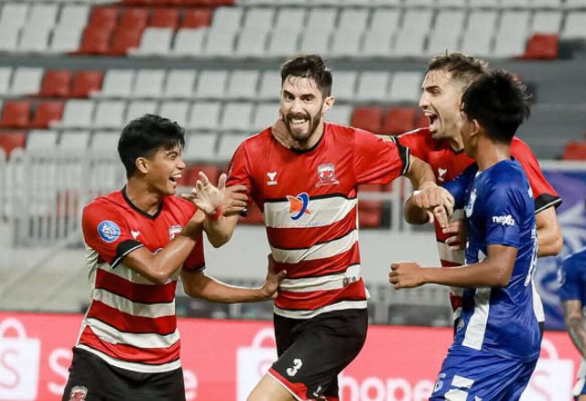 Dramatis! Madura United Kirim PSIS Semarang ke Zona Degradasi