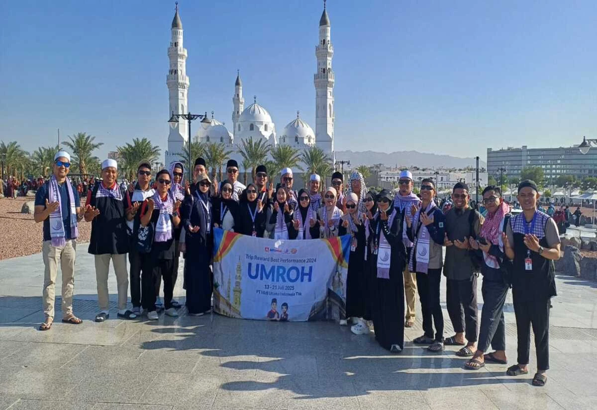 Puluhan Karyawan Terbaik ke Tanah Suci dalam Program Reward Umrah Alfamidi 2025