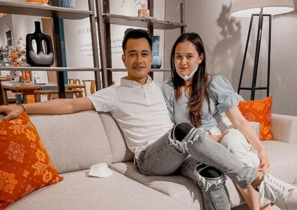Bantah Isu KDRT dan Orang Ketiga, Eza Gionino: Masalah Kami Kurang Komunikasi