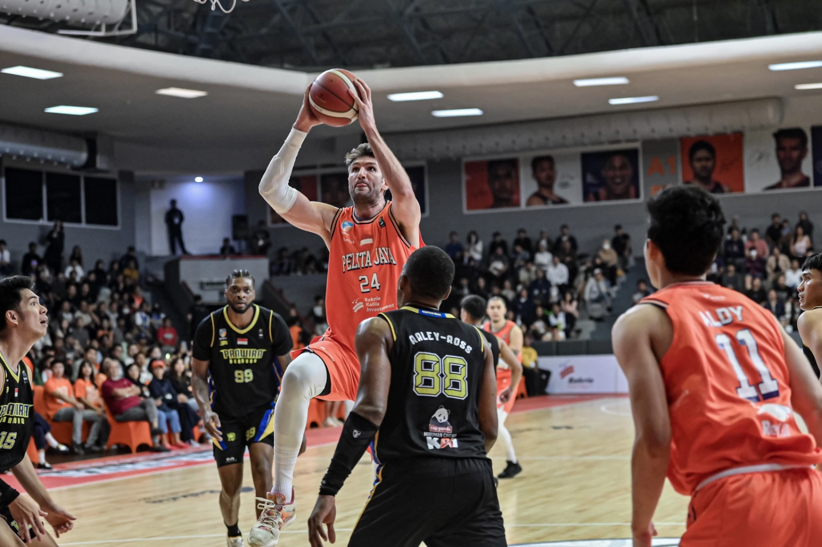 Jeff Withey Tancap Gas, Pelita Jaya Kantongi Modal Berharga Menjelang Lawan Satria Muda