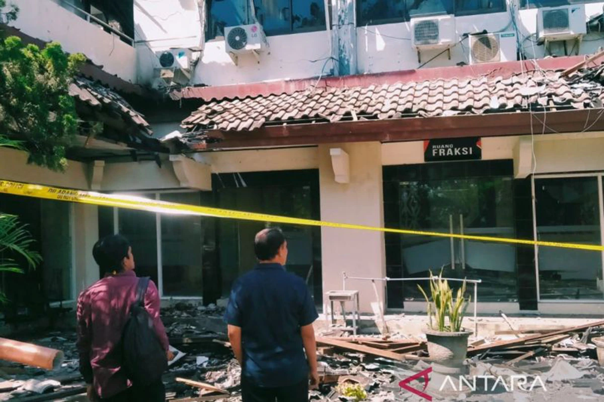 Gedung Sekretariat DPRD yang Dirusak Massa Ini Mulai Direnovasi