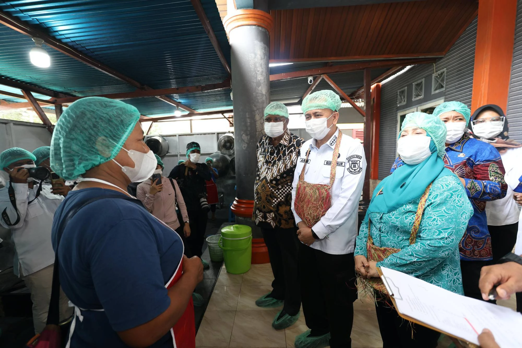 Agus Fatoni Lihat Langsung SPPG di Yapen, Pastikan MBG Berkualitas