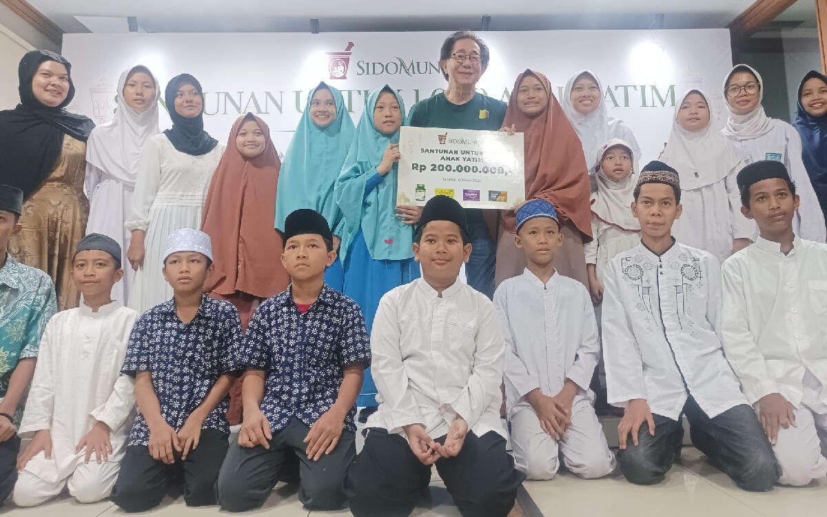 Sido Muncul Berbagi Kebahagiaan Melalui Santunan Rp 200 Juta untuk 1.000 Anak Yatim 