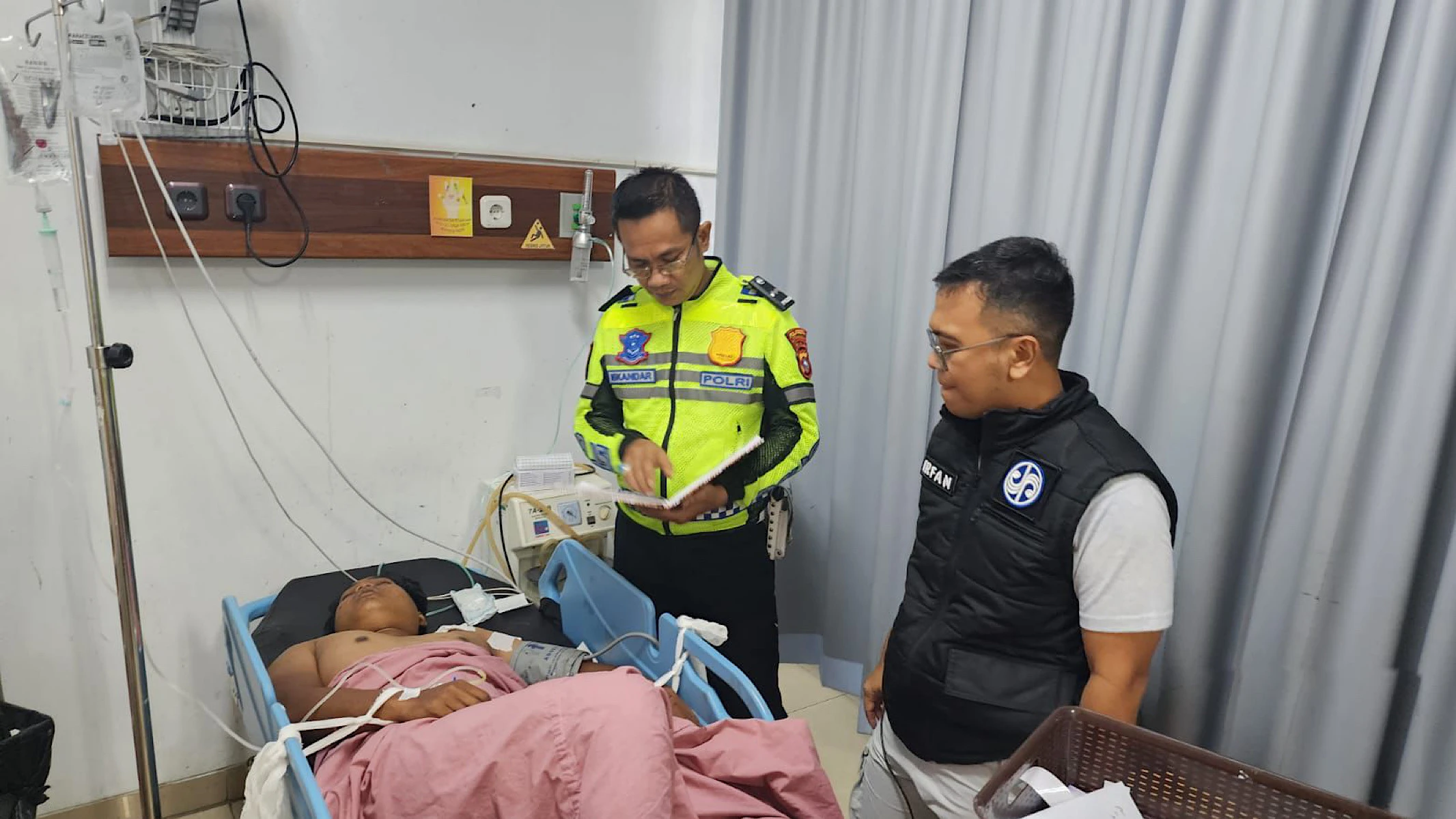 Kebut-kebutan di Jalan, Pengendara Motor Tewas Seusai Tabrak HR-V, Identitas Korban Belum Diketahui