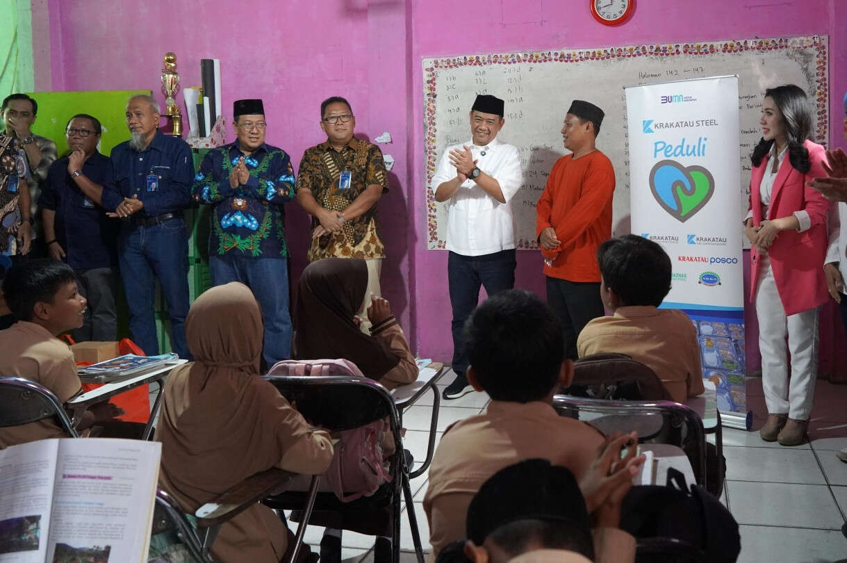 Krakatau Steel Peduli Gelar Jumat Berkah di Madrasah Ibtidaiyah Cilegon