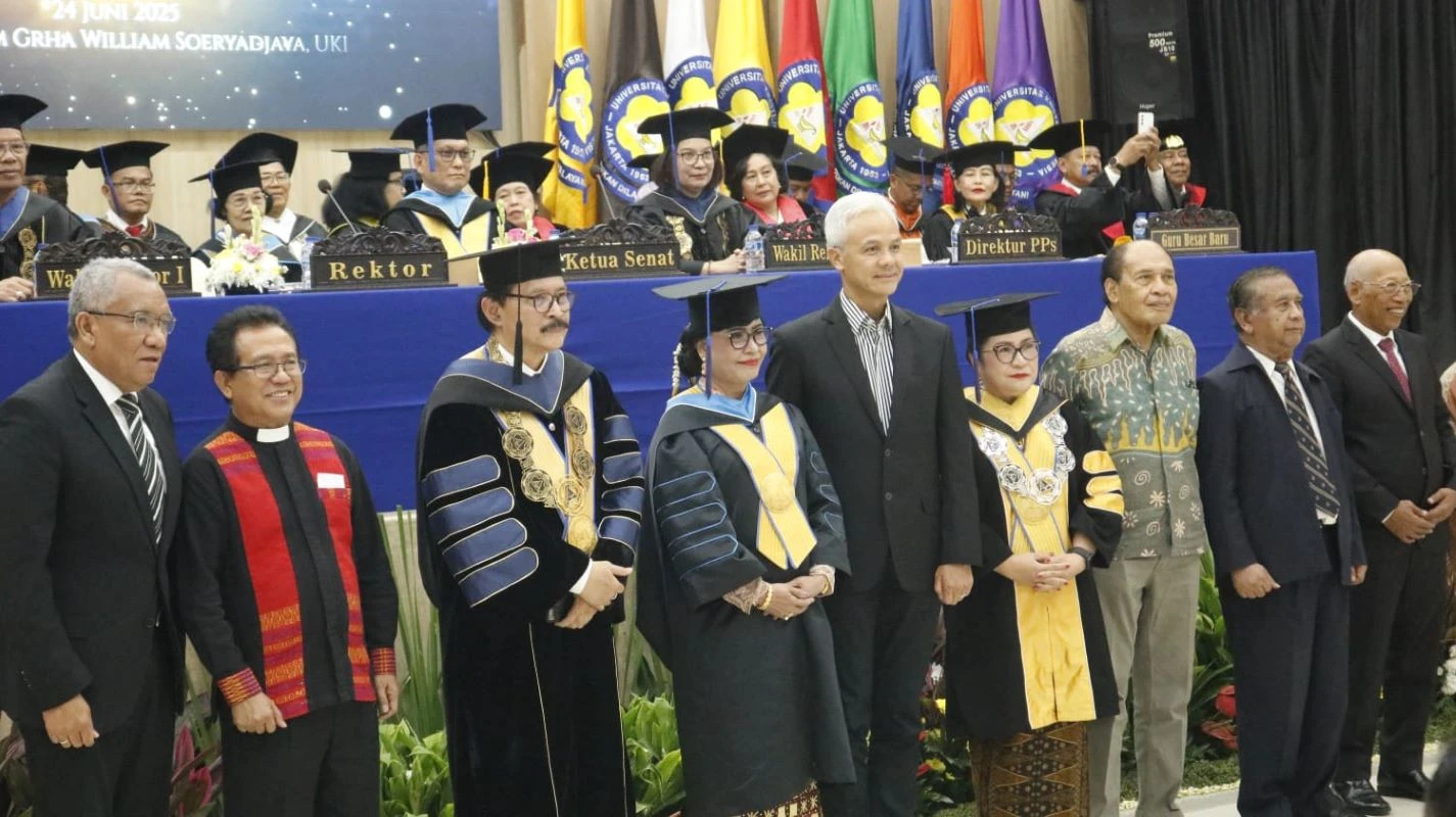Aarce Tehupeiory Resmi Menjadi Guru Besar Ilmu Hukum UKI