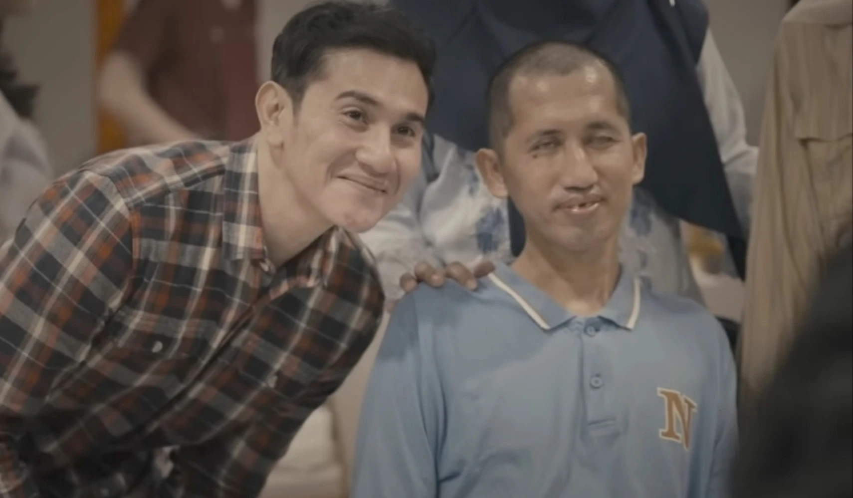 Dokumenter Untuk Setiap Pagi Yang Masih Datang, Vino G Bastian Bertemu Keluarga Pejuang ALS