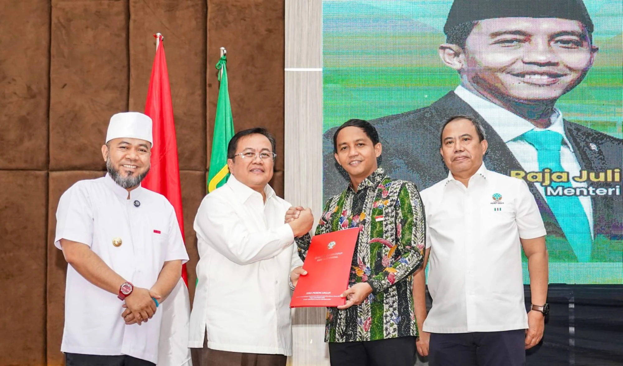 Menhut Serahkan SK KHDTK kepada Universitas Muhammadiyah Bengkulu