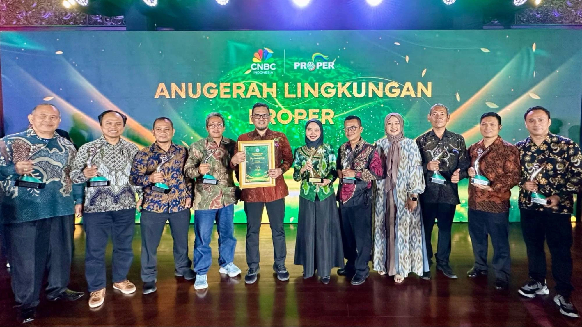 Komitmen Pengelolaan Lingkungan-Pemberdayaan Masyarakat, AQUA Raih Penghargaan dari KLH