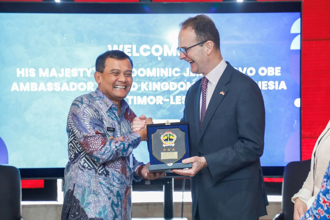Bertemu Gubernur Luthfi, Dubes Inggris Jajaki Kerja Sama Investasi Pengolahan Sampah hingga Keamanan Siber