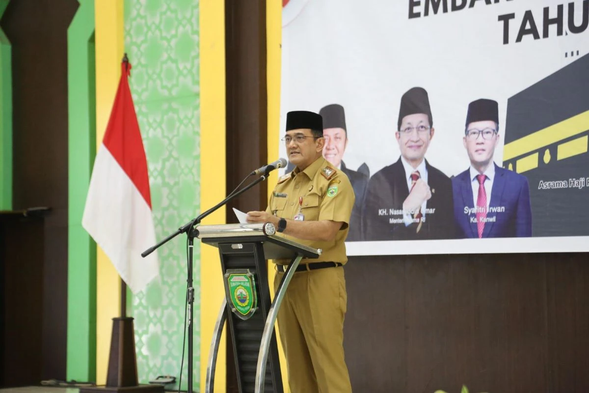 Sekda Edward Resmi Lantik Panitia Penyelenggara Ibadah Haji Embarkasi Palembang 2025