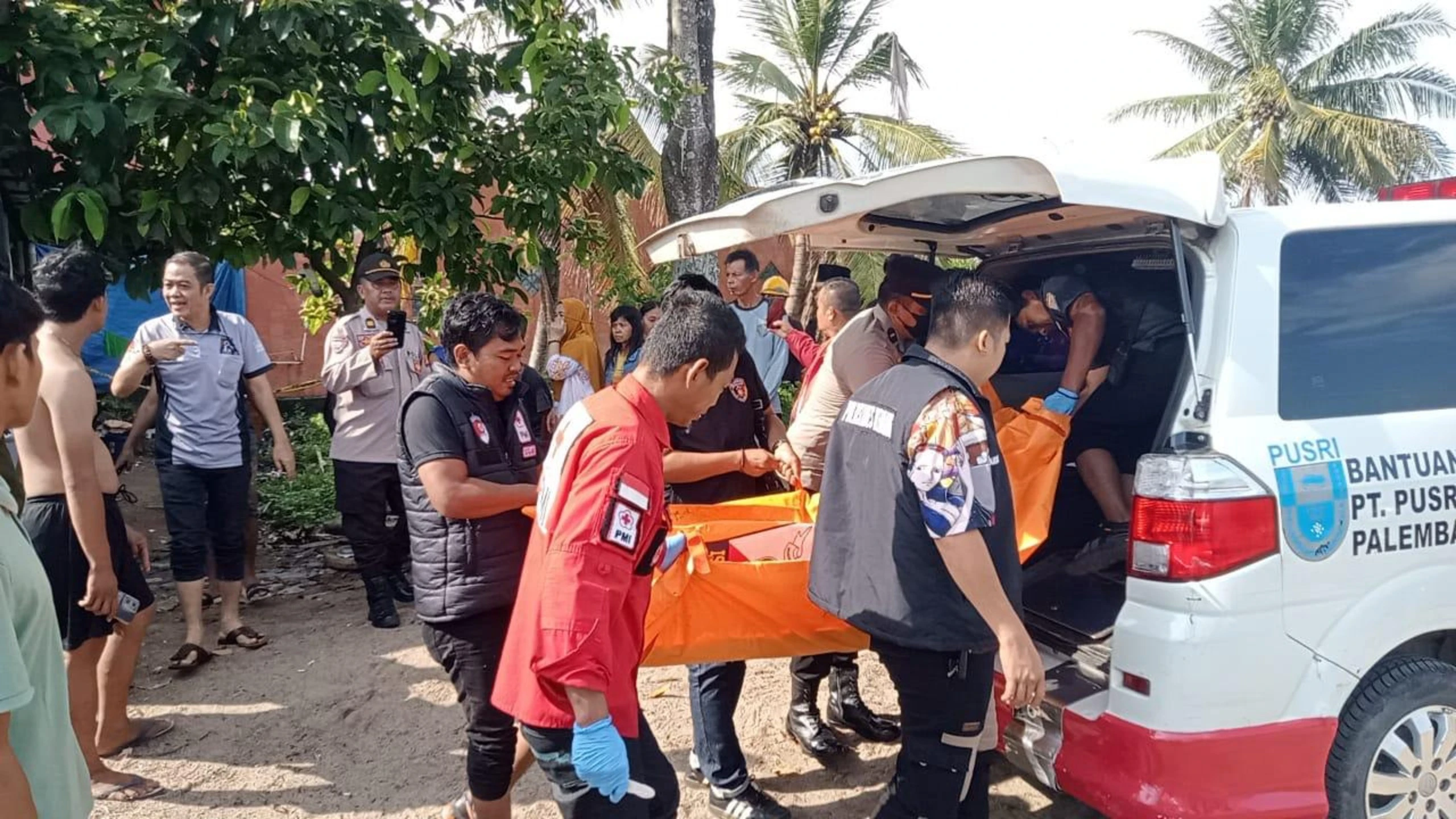 Geger, Mayat Pria Tergeletak di Pinggir Rawa-Rawa Kertapati Palembang