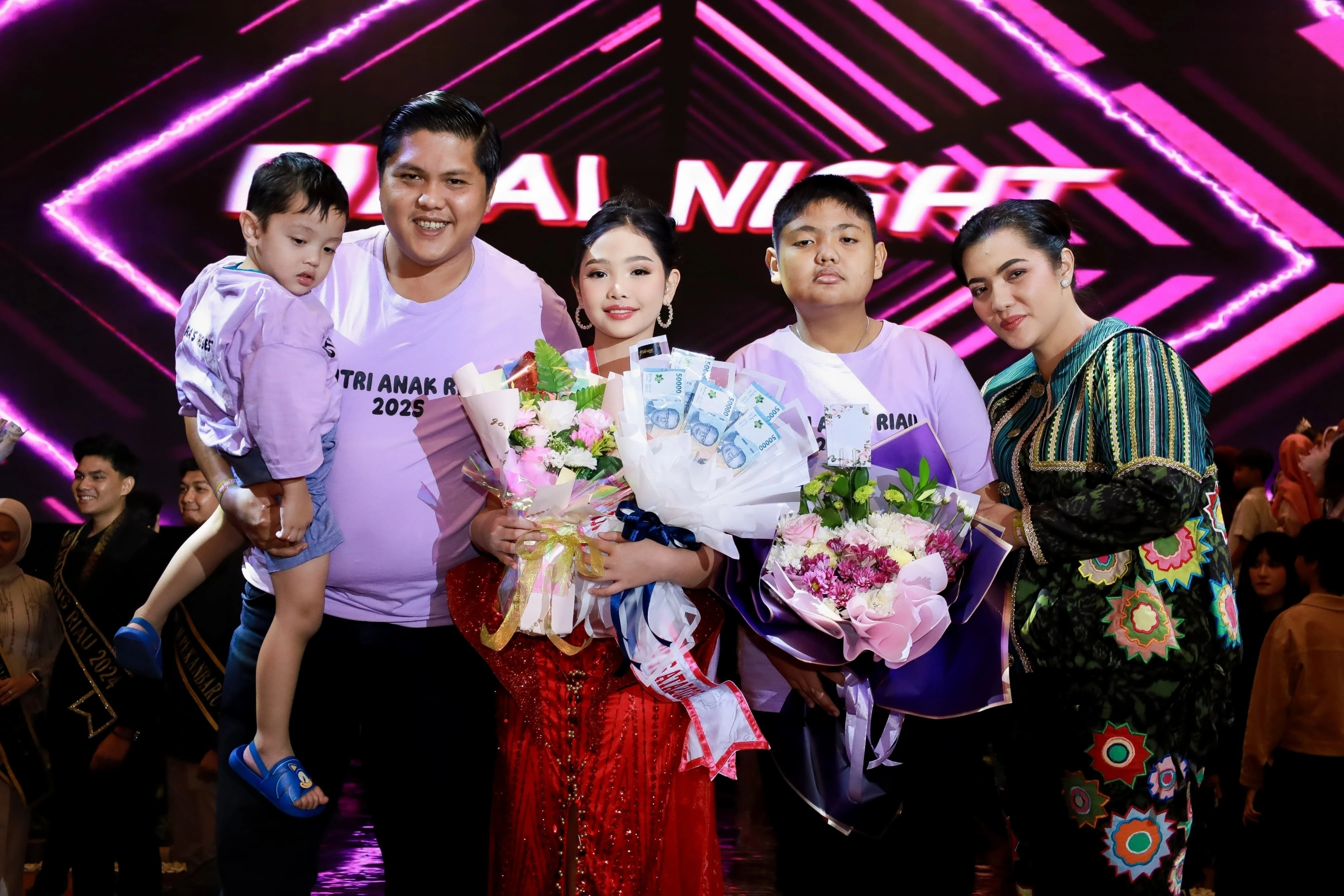 Gloria Nababan Raih Tiga Gelar Sekaligus di Putri Remaja & Anak Riau 2025