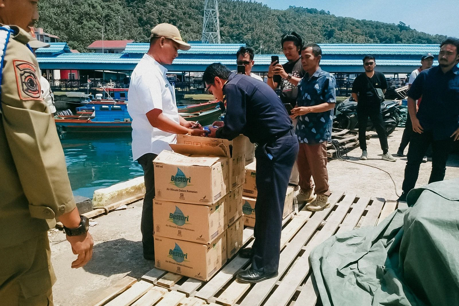 Aparat Gabungan Gagalkan Penyelundupan 7.680 Kaleng Miras, Bea Cukai Ungkap Kronologinya