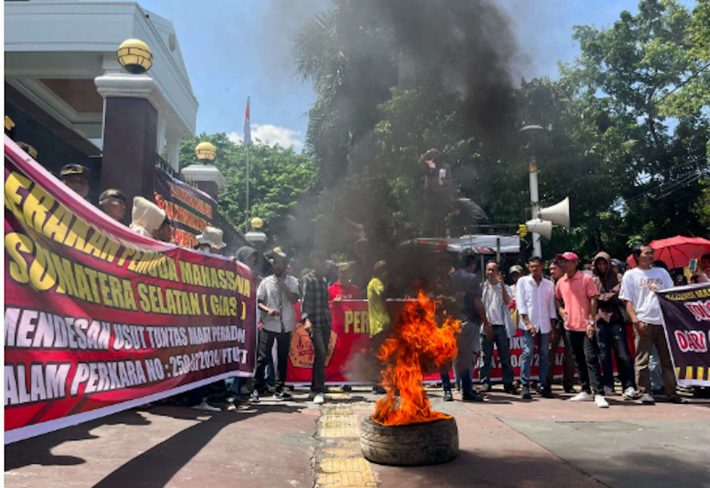 Massa Aksi Desak PTUN Segera Tolak Gugatan PT SKB