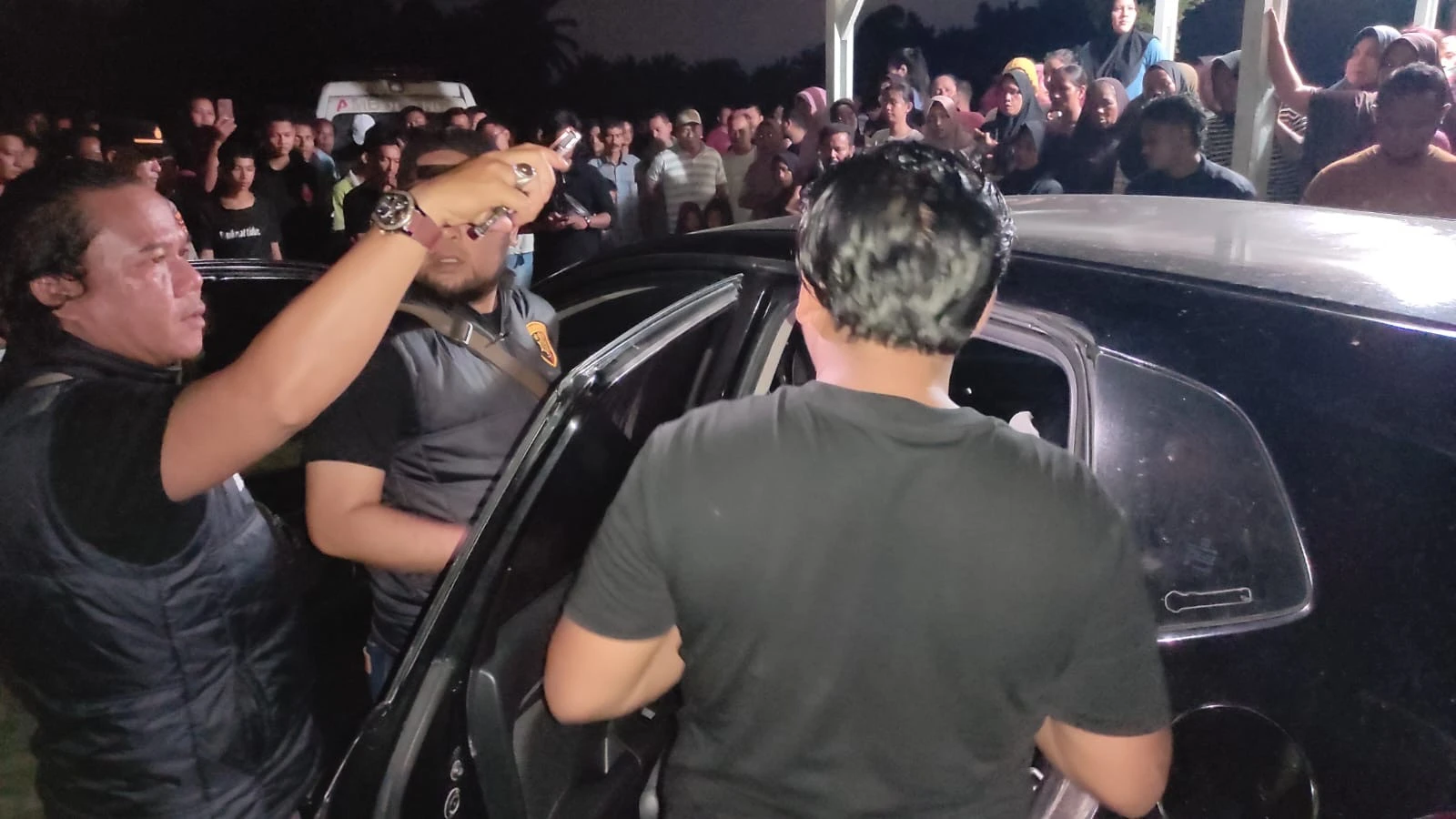 Heboh Penemuan Mayat Perempuan dalam Mobil di Pekanbaru, Ini Identitasnya