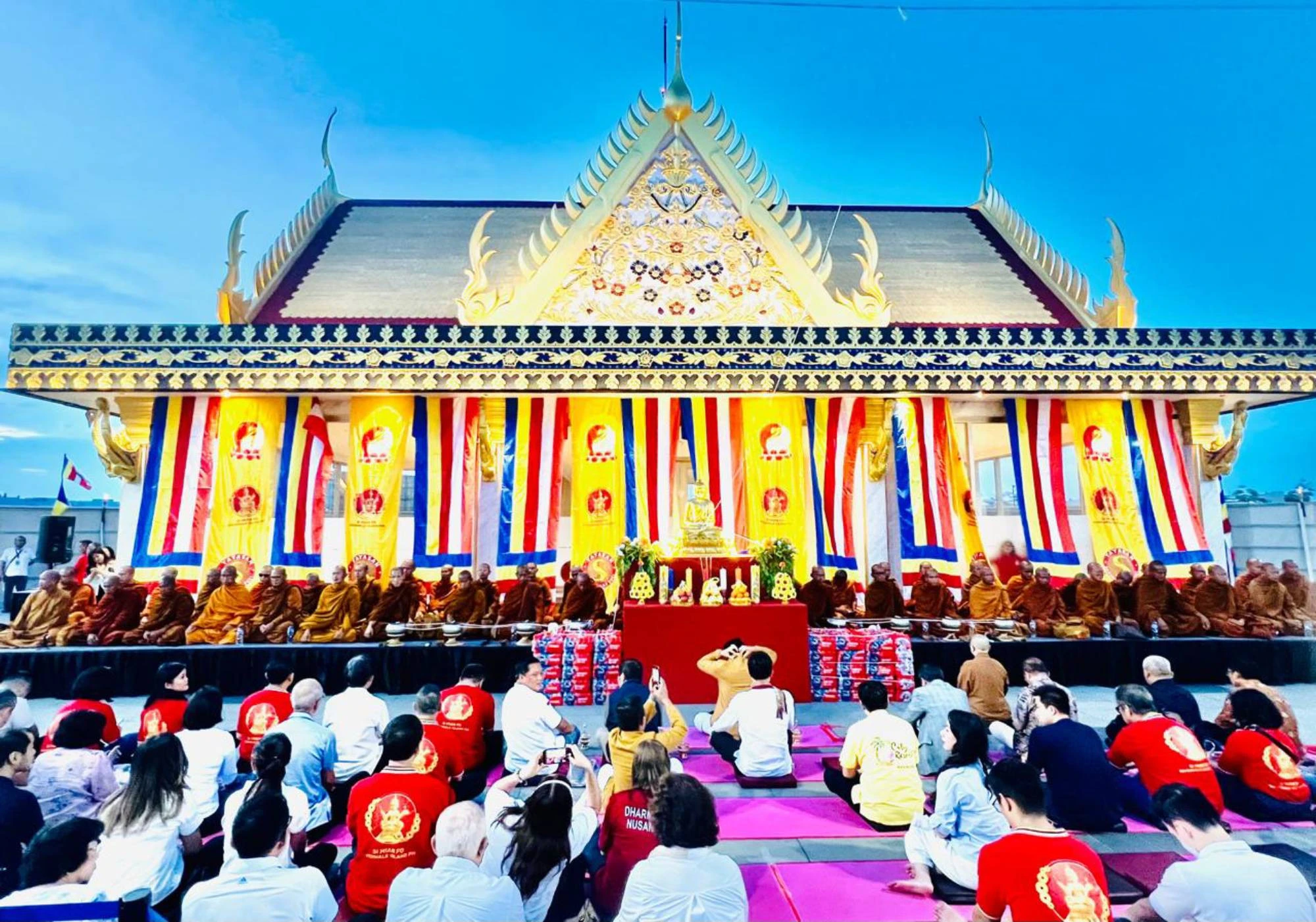 Singgahi Si Mian Fo PIK, Biksu Thudong Akhiri Perjalanan 2.800 Km dalam Puja Waisak Penuh Haru