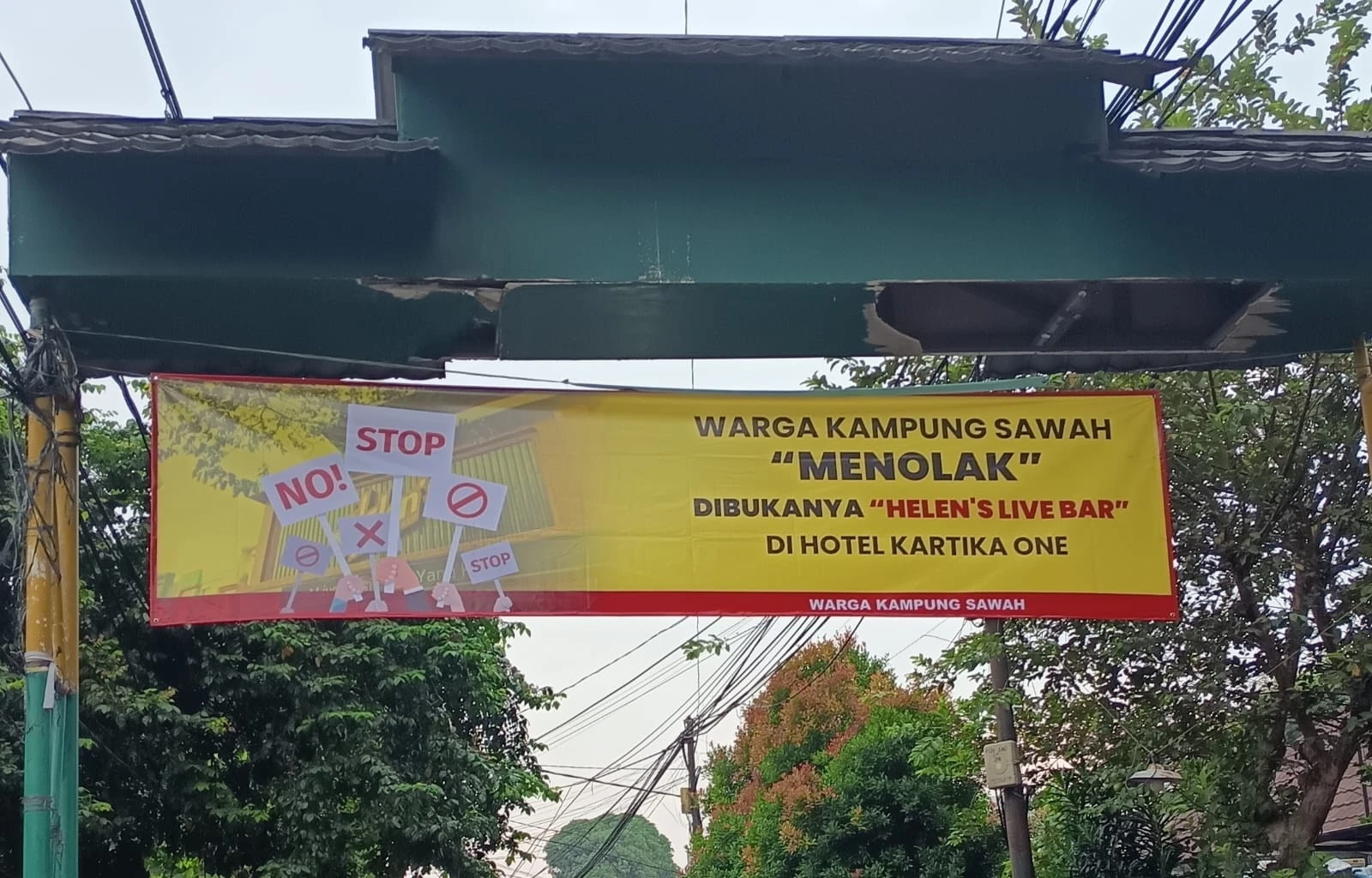 Ribuan Warga Kampung Sawah Tolak Gerai Miras di Kartika One