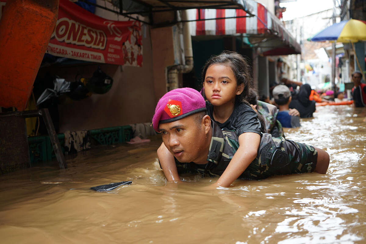 Jabodetabek Banjir, Mayjen Endi Kerahkan Ratusan Marinir