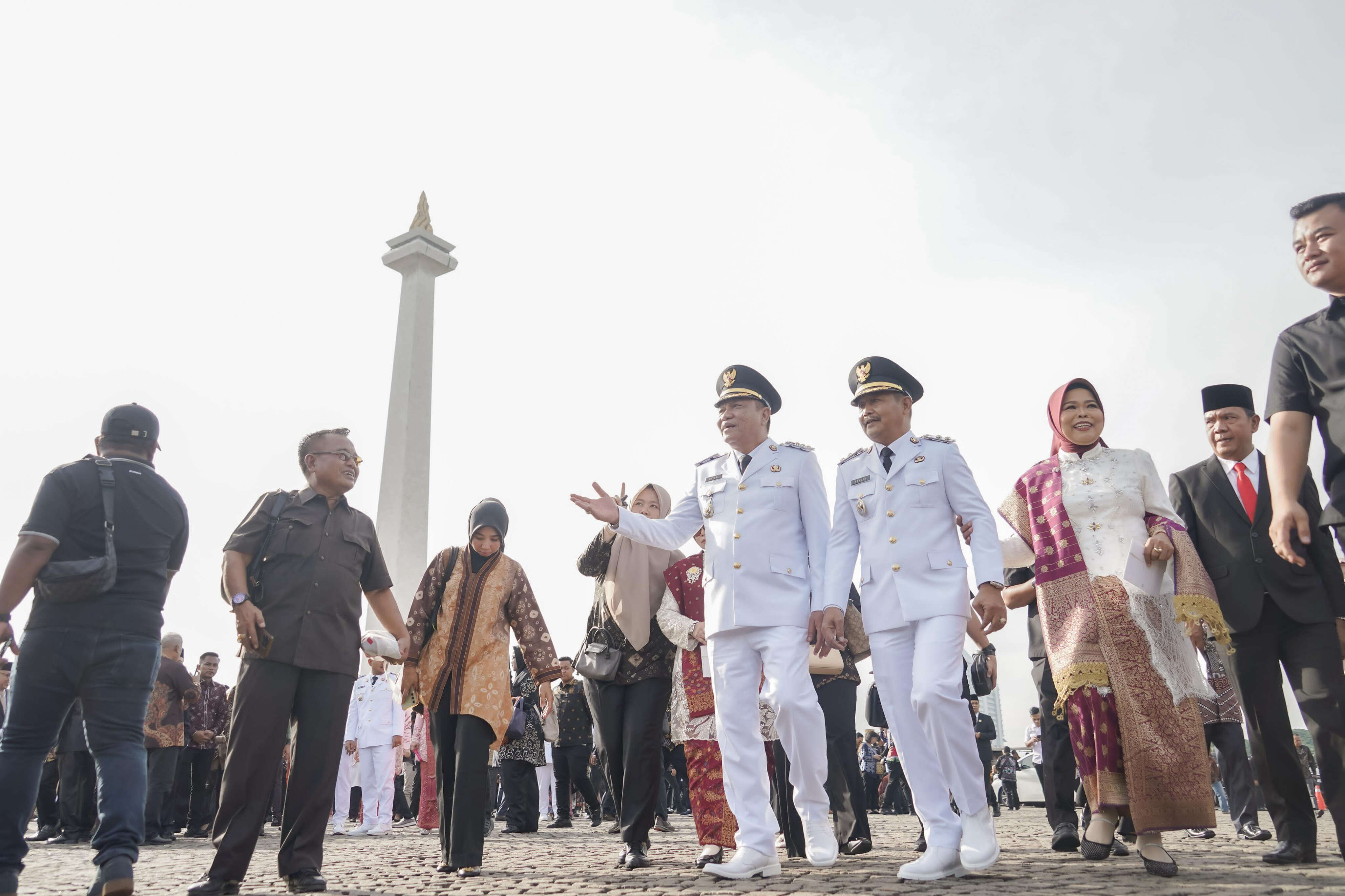 Usai Dilantik Prabowo, Bupati Toha Ikut Retret di Magelang, Wabup Rohman Langsung Ngantor