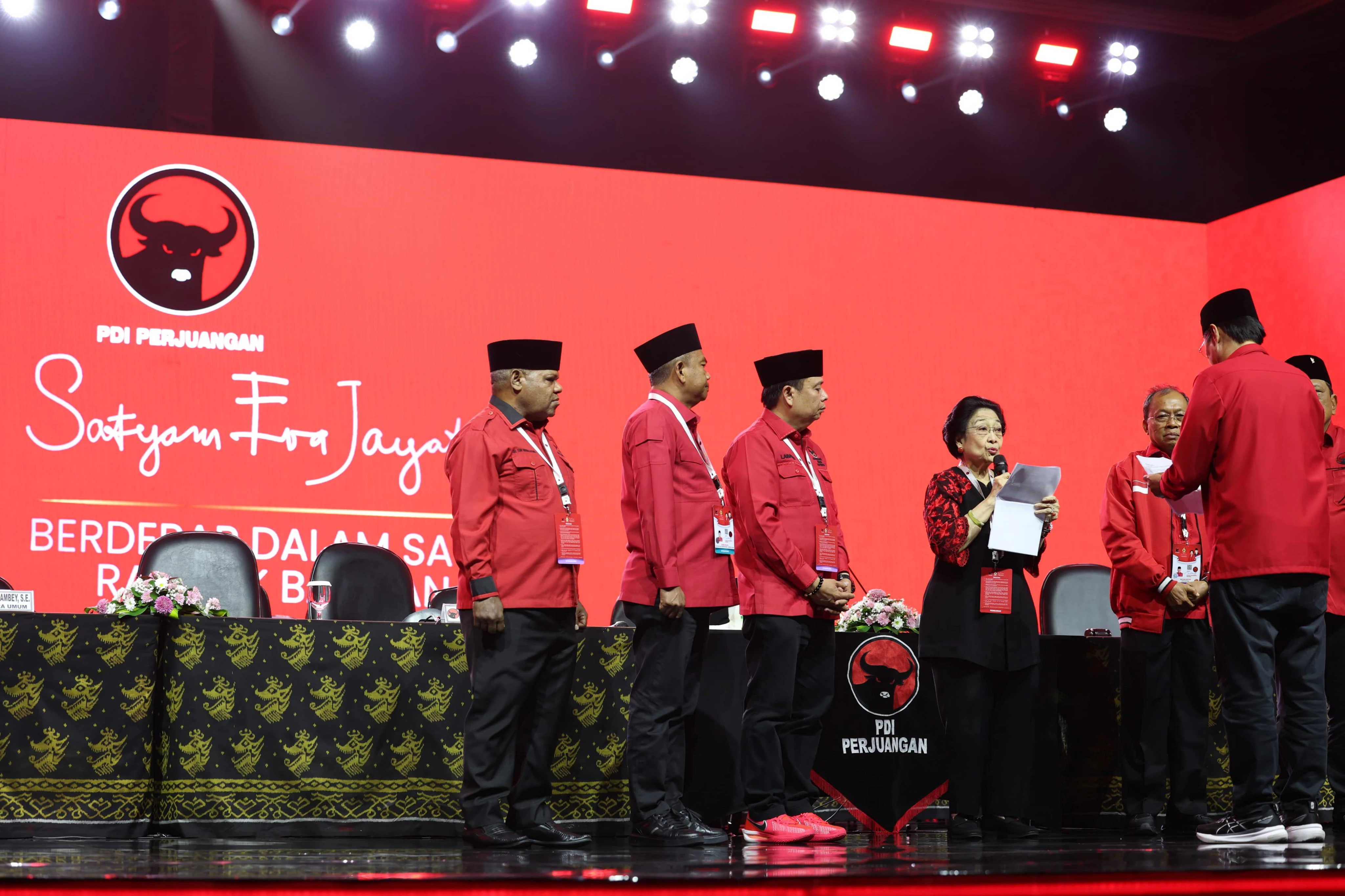 Megawati Ingatkan Kader: Jika Tak Setia pada Ideologi, Mundurlah Secara Kesatria