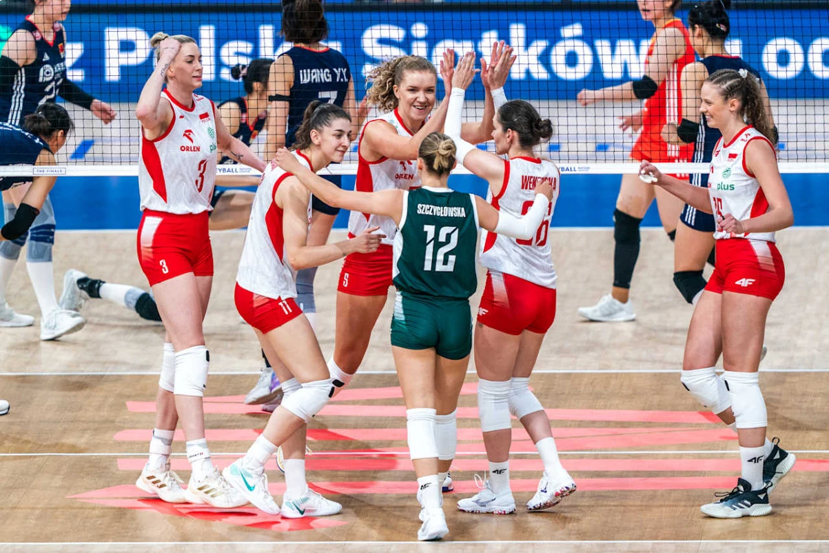 China Tumbang, Polandia Versus Italia di Semifinal VNL 2025