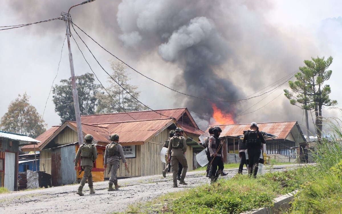 Bentrokan Kembali Pecah di Puncak Jaya, Banyak Warga Mengungsi ke Polres & Kodim