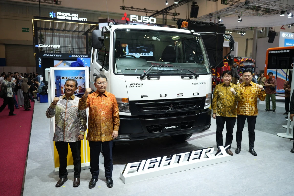 Mitsubishi Fuso Boyong 5 Produk di GIIAS 2025, Ada EV Mobile Charger & Fighter-X