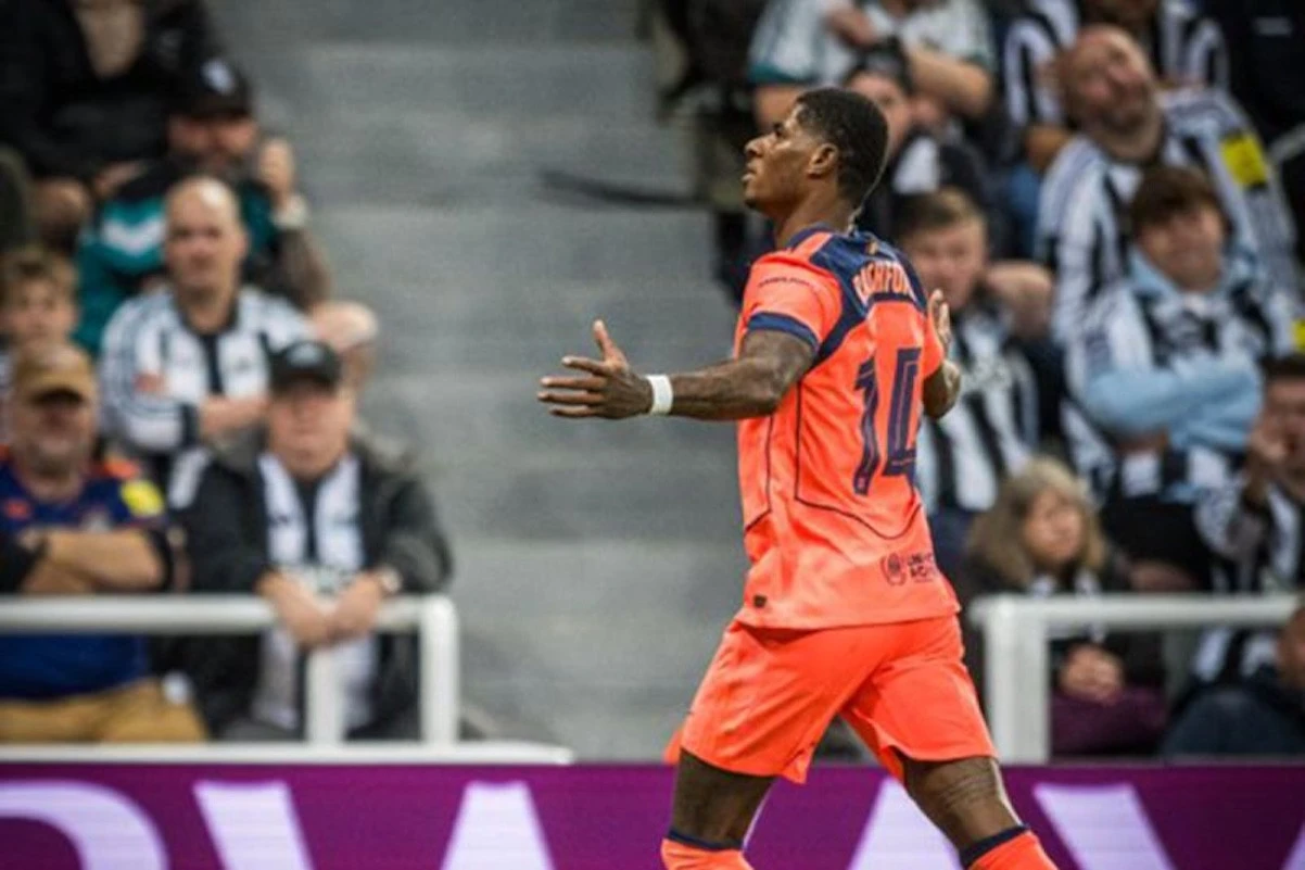 Rashford Cetak 2 Gol untuk Barcelona, Hansi Flick Bereaksi Begini