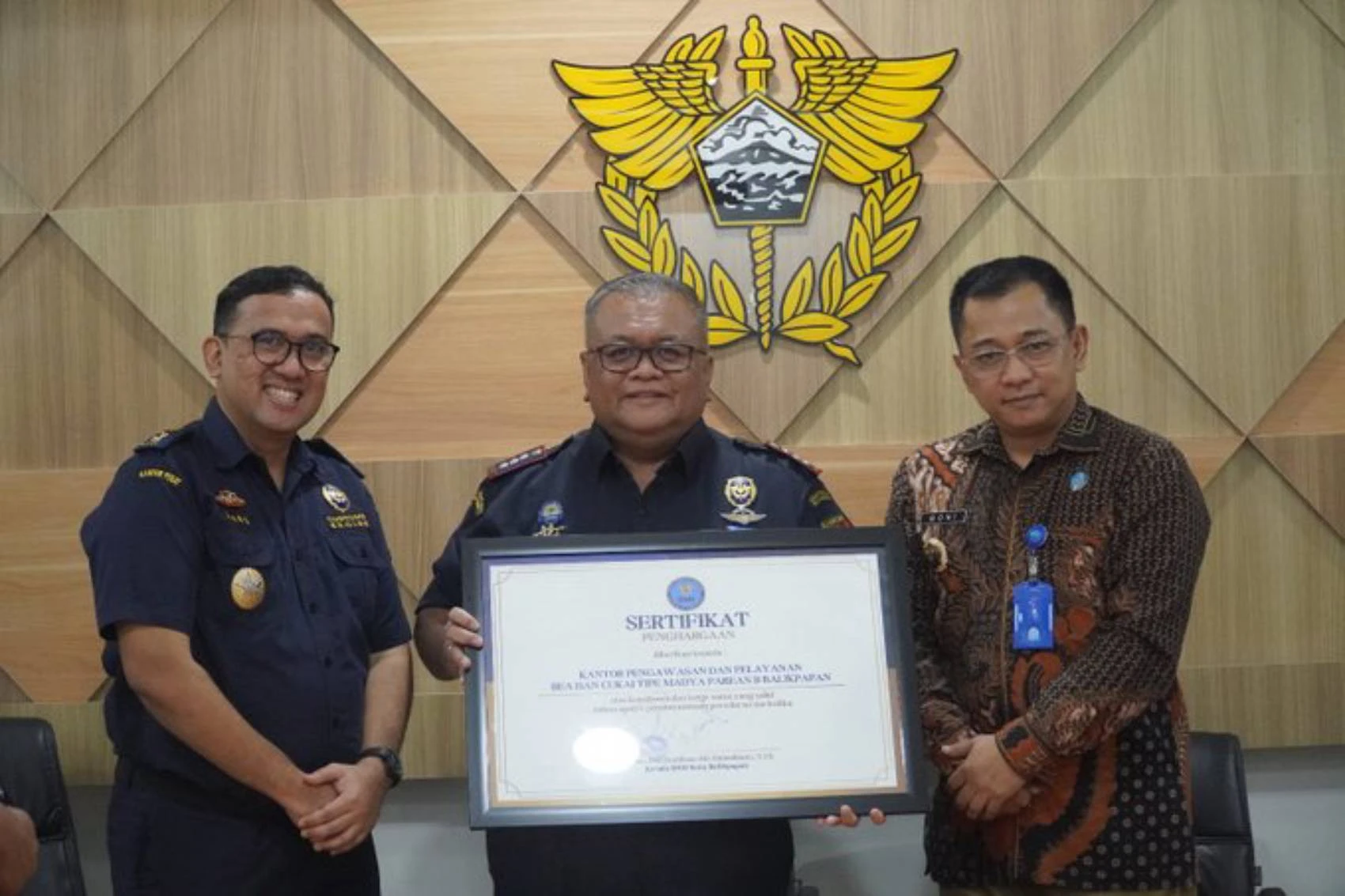 Bea Cukai Balikpapan Raih Penghargaan Atas Sinergi Pemberantasan Narkotika dari BNNK