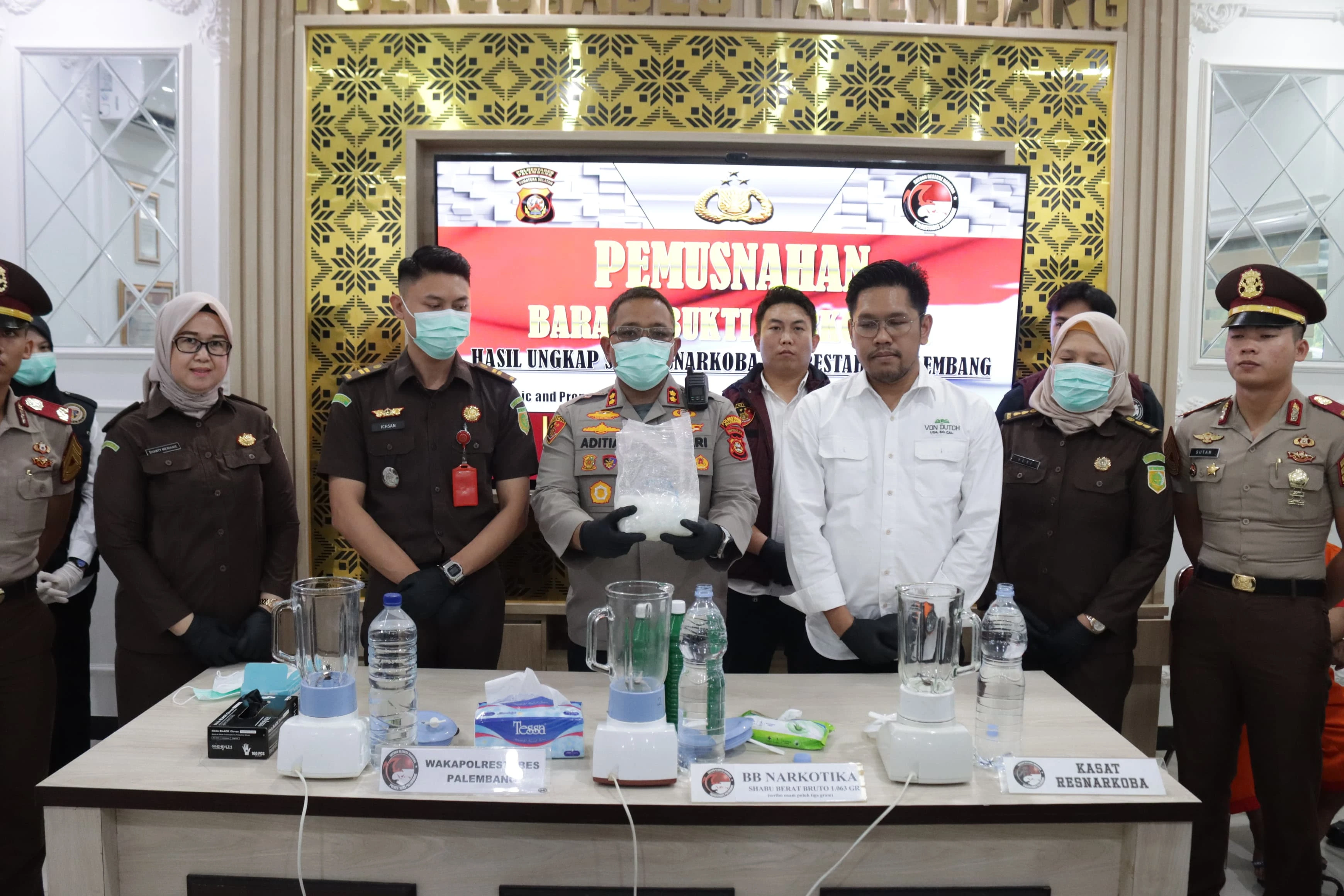 Kurir Sabu-Sabu Jaringan Malaysia Ditangkap di Palembang, Ini Barang Buktinya