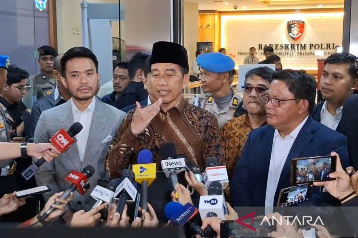Demokrat Dikaitkan dengan Isu Ijazah Palsu, Efriza Cermati Hubungan Jokowi dengan SBY dan AHY