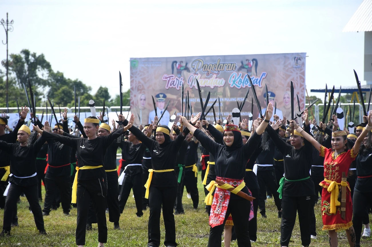 Tari Mandau Kolosal Pulang Pisau Pecahkan Rekor Dunia Versi MURI