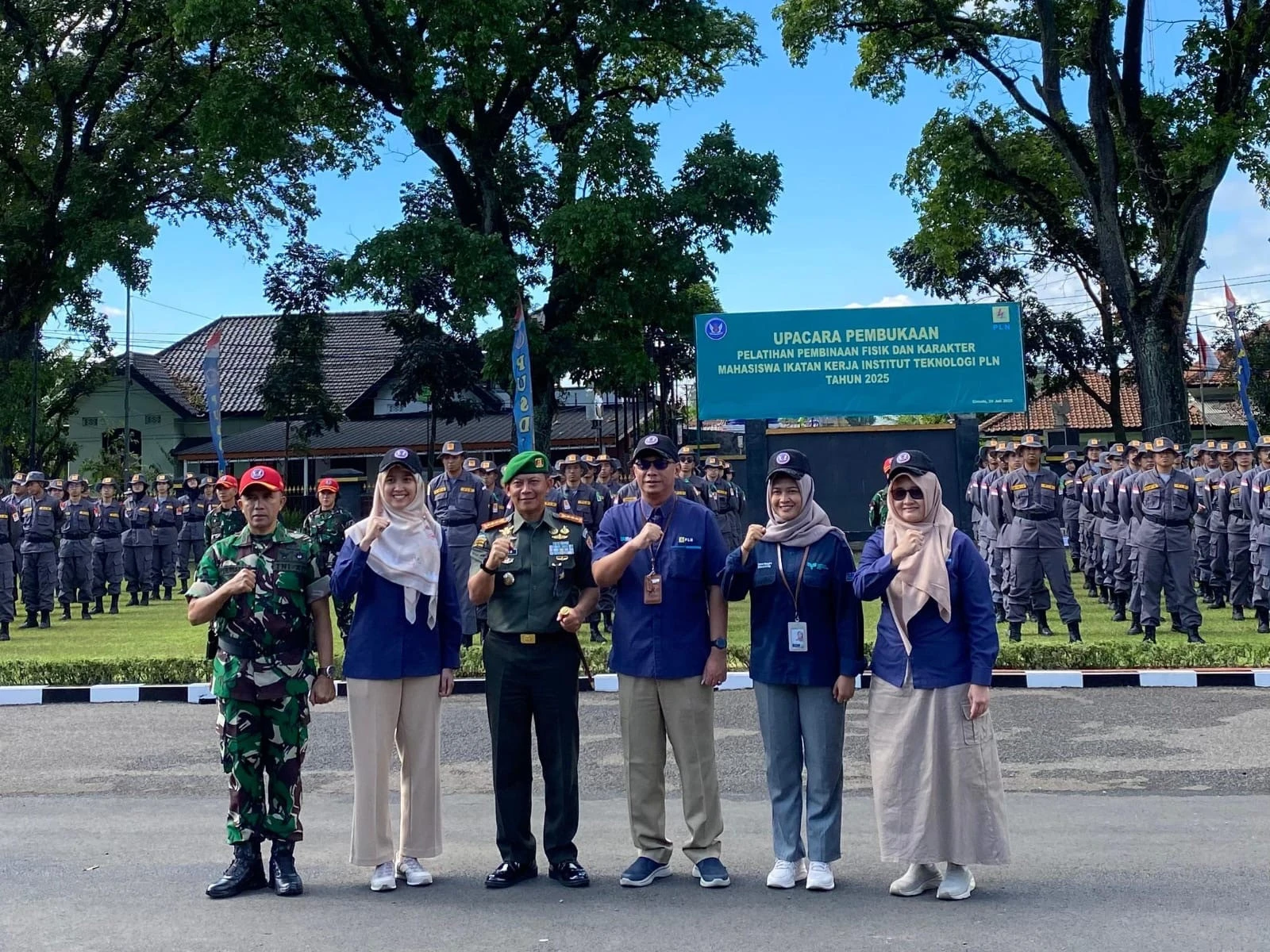 Mahasiswa ITPLN Ikuti Latihan Fisik dan Mental di Barak Militer