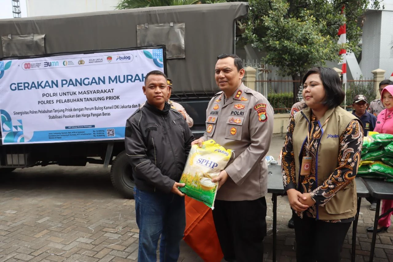 Merdeka! Polres Priok Salurkan 4 Ton Beras Murah untuk Buruh dan Sopir Truk