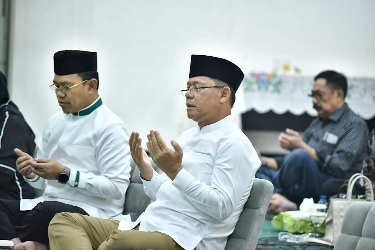 Mardiono Lakukan Doa Bersama Untuk Melepas Jemaah Umrah di Kantor DPP PPP