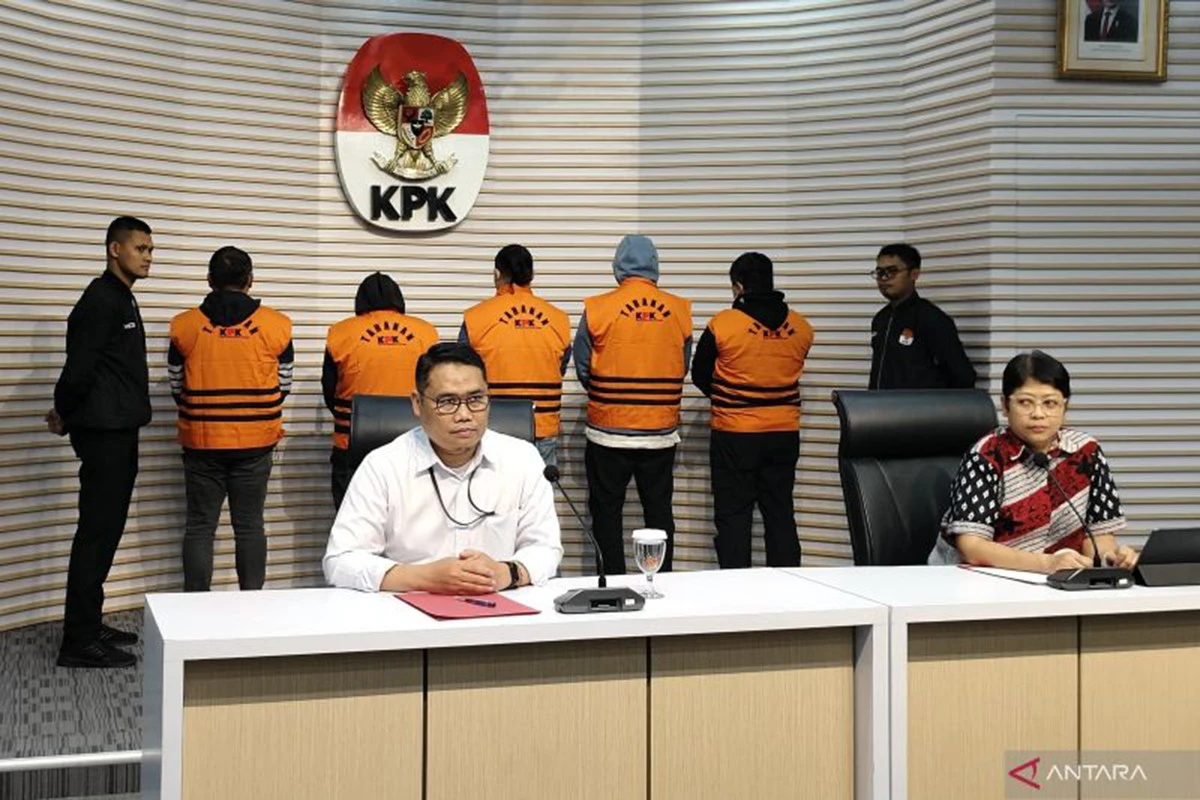 5 Berita Terpopuler: Nama-Nama yang Terjaring OTT KPK Sumut Terungkap, 2 Tersangka Ayah dan Anak, Orang Bawaan Bobby Nasution