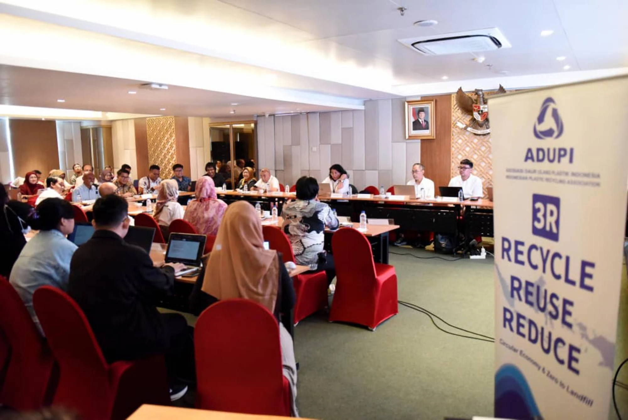 Industri Daur Ulang Plastik Mengalami Krisis Pasokan Bahan Baku
