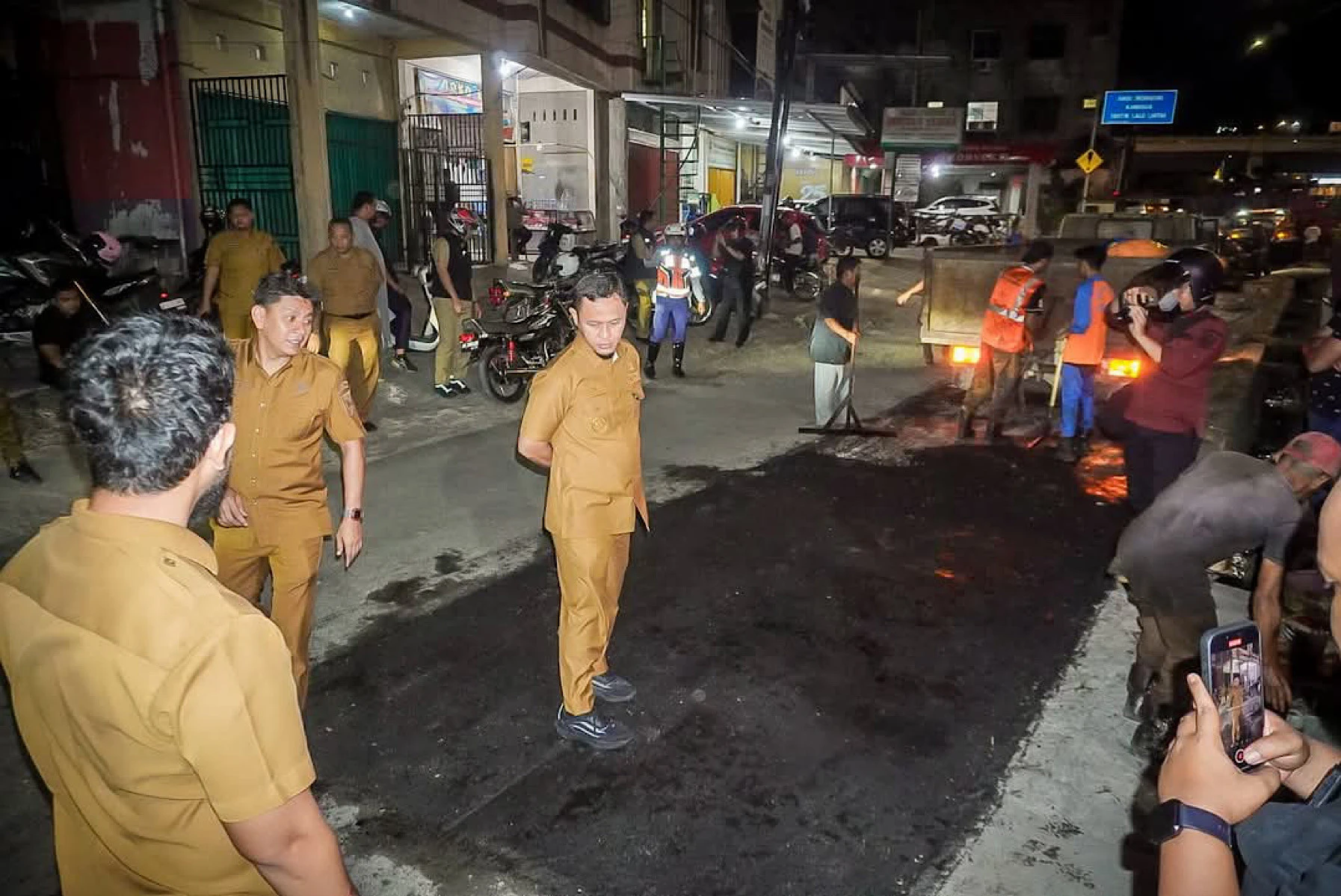 Wali Kota Agung Nugroho Rajin Turun ke Lapangan, Percepat Perbaikan Jalan Rusak di Pekanbaru   