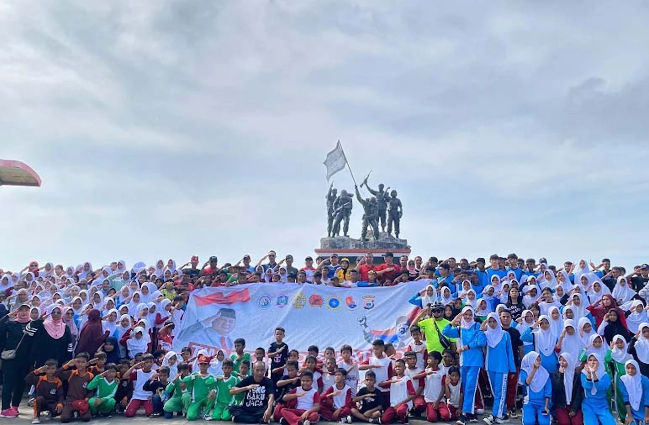 500 Siswa Morotai Ikuti Senam Patriot UI di Museum Perang Dunia II