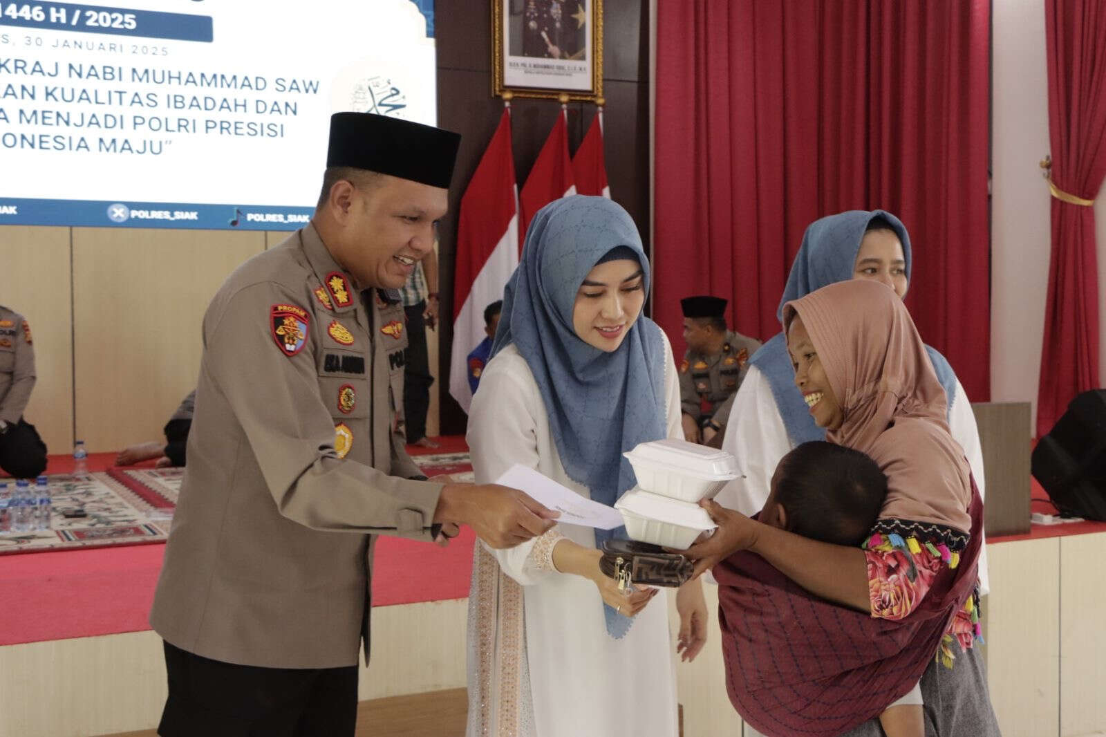 Memperingati Isra Mikraj, Polres Siak Berbagi Kebahagiaan Kepada Anak Yatim