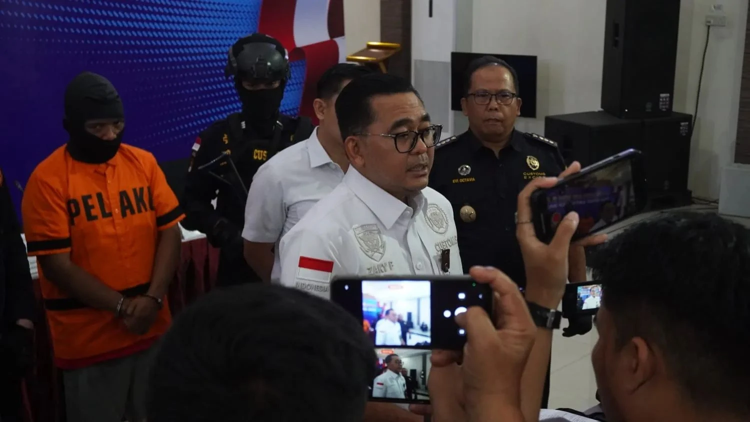 Bea Cukai Batam Amankan Tukang Cat yang Selipkan Sabu-sabu di Sandal, Begini Kronologinya