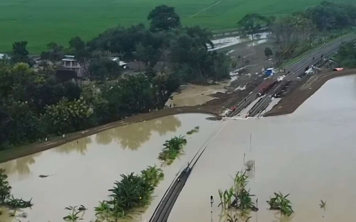 Jalur Kereta Api Semarang-Surabaya Lumpuh, 2 KA Kedung Sepur Batal