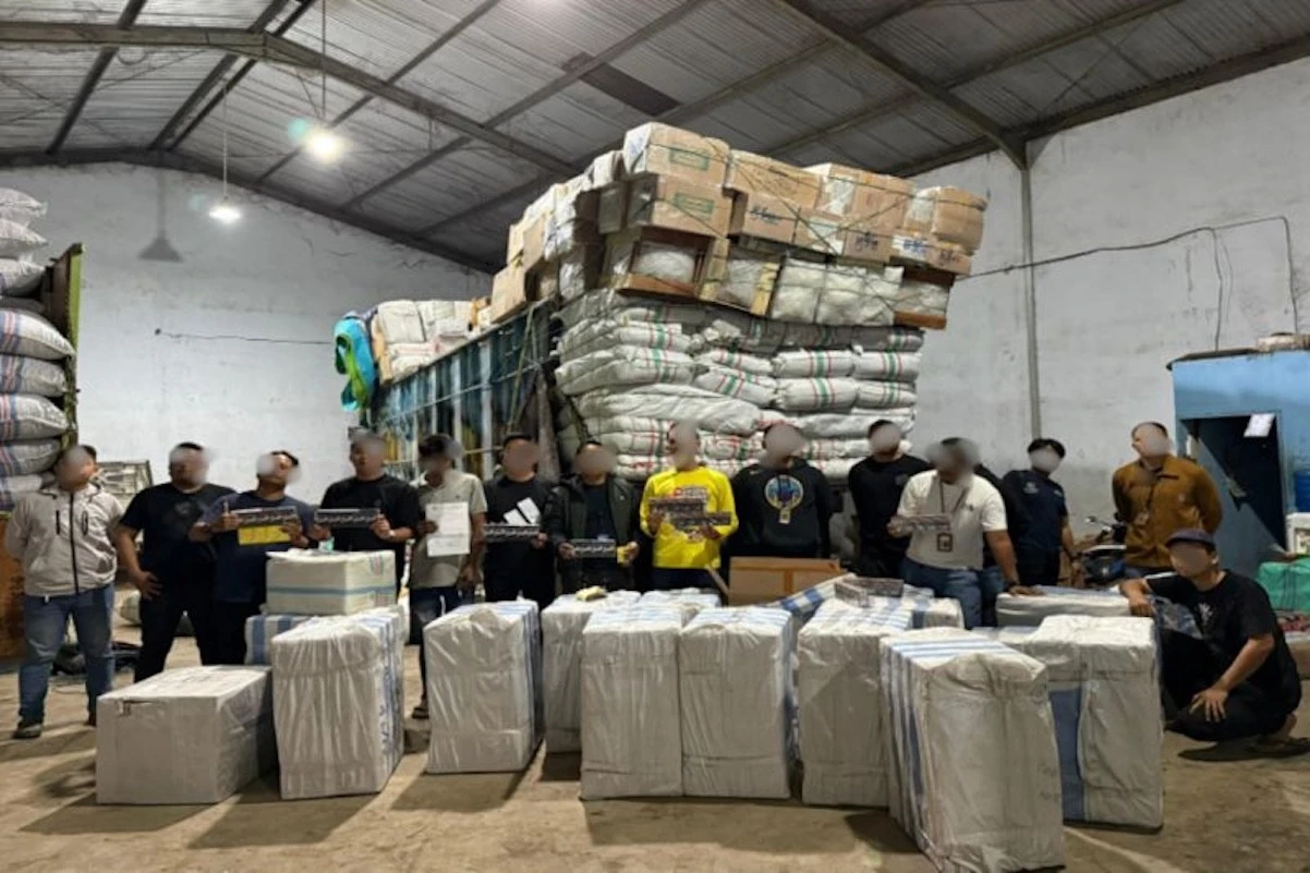 Bea Cukai dan Polda Sulsel Menggagalkan Peredaran 414.000 Rokok Ilegal