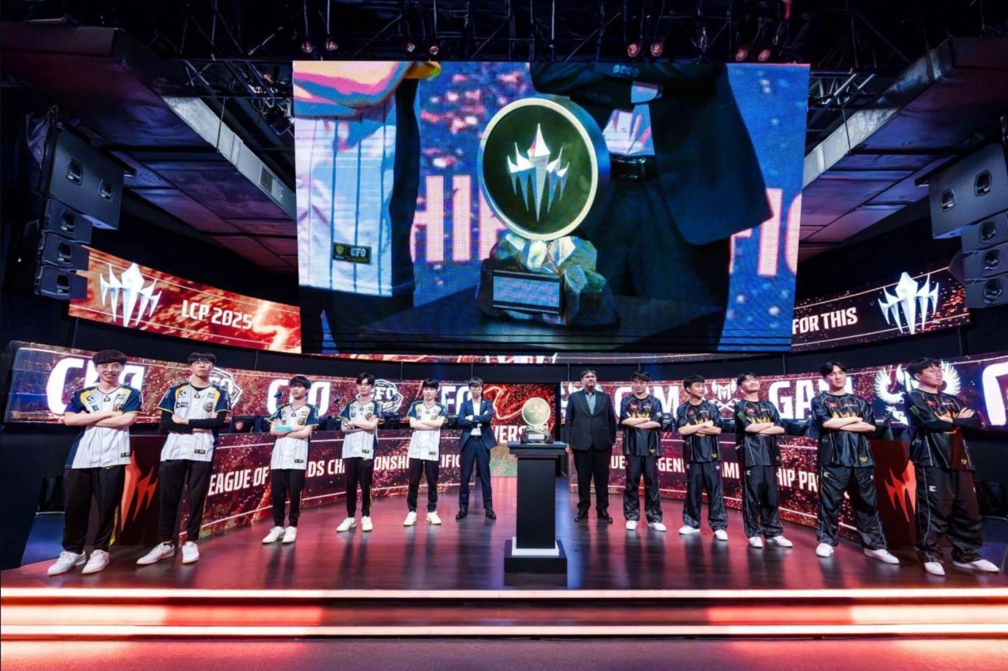 Vietnam Tuan Rumah Final LCP 2025, Turnamen Esports Internasional