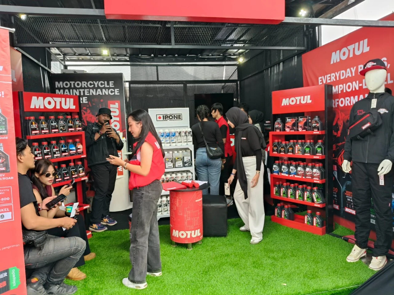 Booth Motul Sedot Perhatian Pencinta Otomotif di BBQ Ride 2025