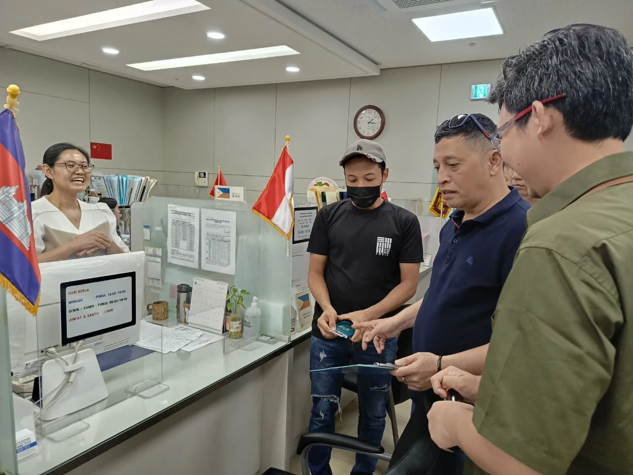 Kunker ke Korea Selatan, Ketua Baleg DPR RI Temui PMI di Migrant Center Kota Ansan